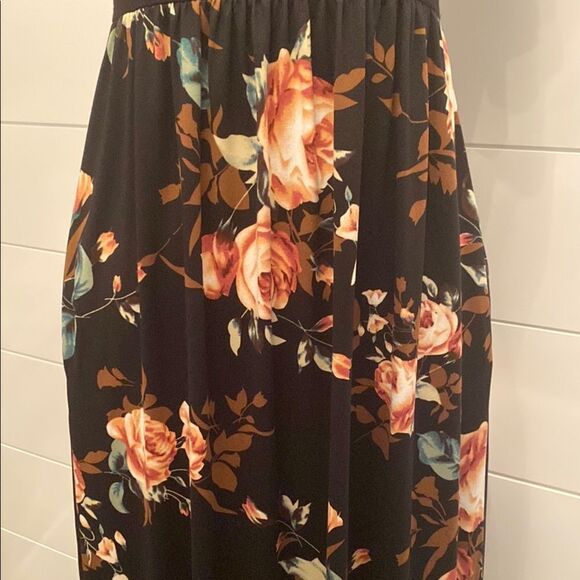 Grecerelle Casual Black and pink floral Maxi Sundress with Crew Neck - Picture 3 of 10